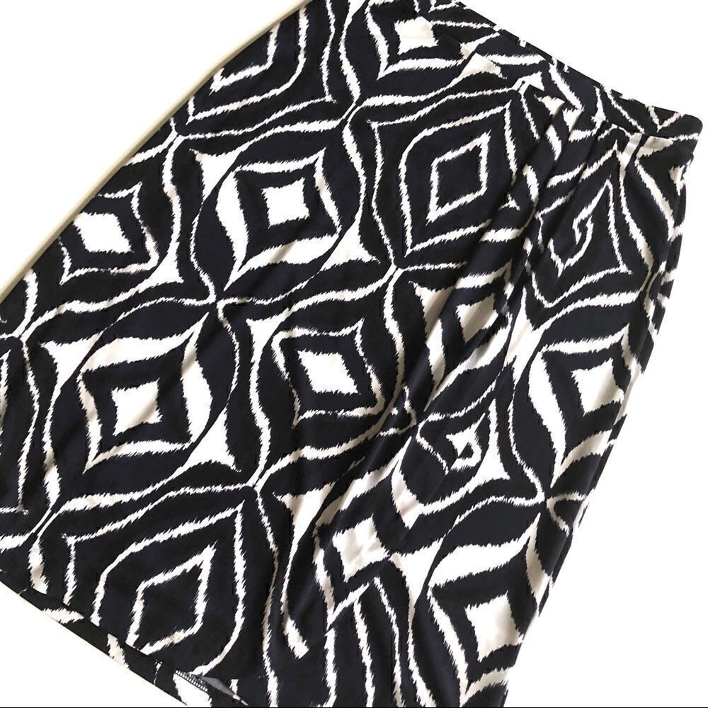 🎃MICHAEL KORS BOLD NAVY & WHITE PRINT SKIRT